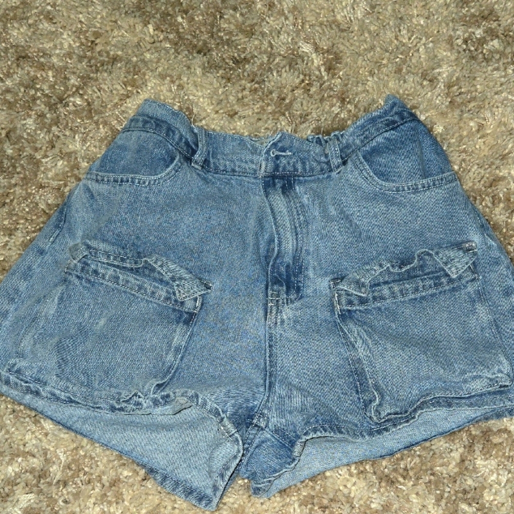 Love Tree Blue Jean Shorts with Pockets Size Medium